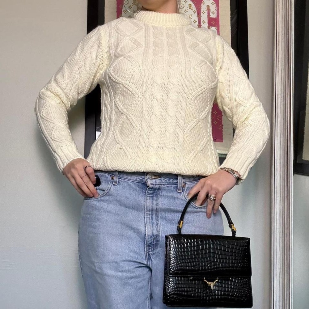 Minimalist trendy vintage sweater winter holiday